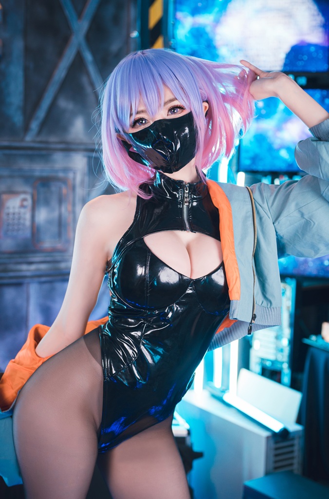 Sally Dorasnow – Mask Girl Luna Sally Dorasnow – Mask Girl Luna