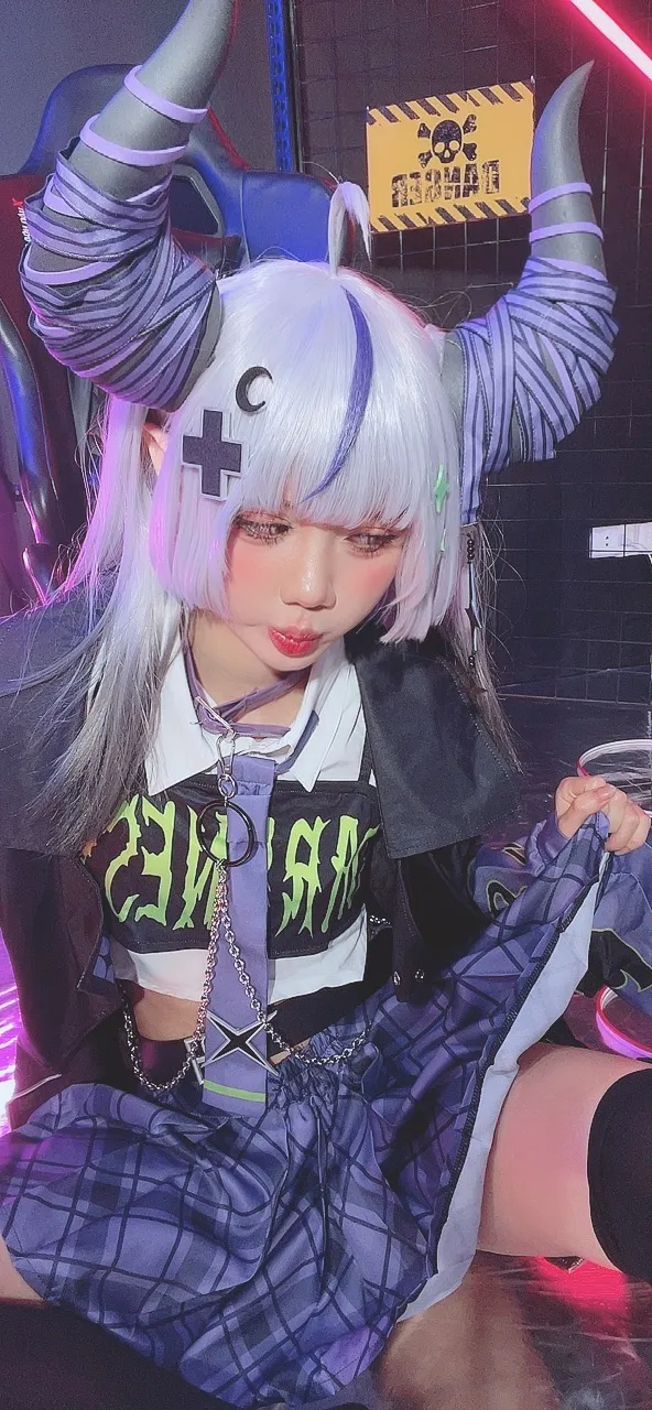 Poppachan - Laplus in new outfit Poppachan - Laplus in new outfit