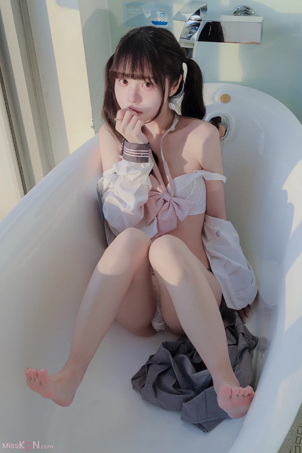 Coser@ Coco Little White Rabbit: Private Time After School (48 photos) Coser@ Coco Little White Rabbit: Private Time After School (48 photos)