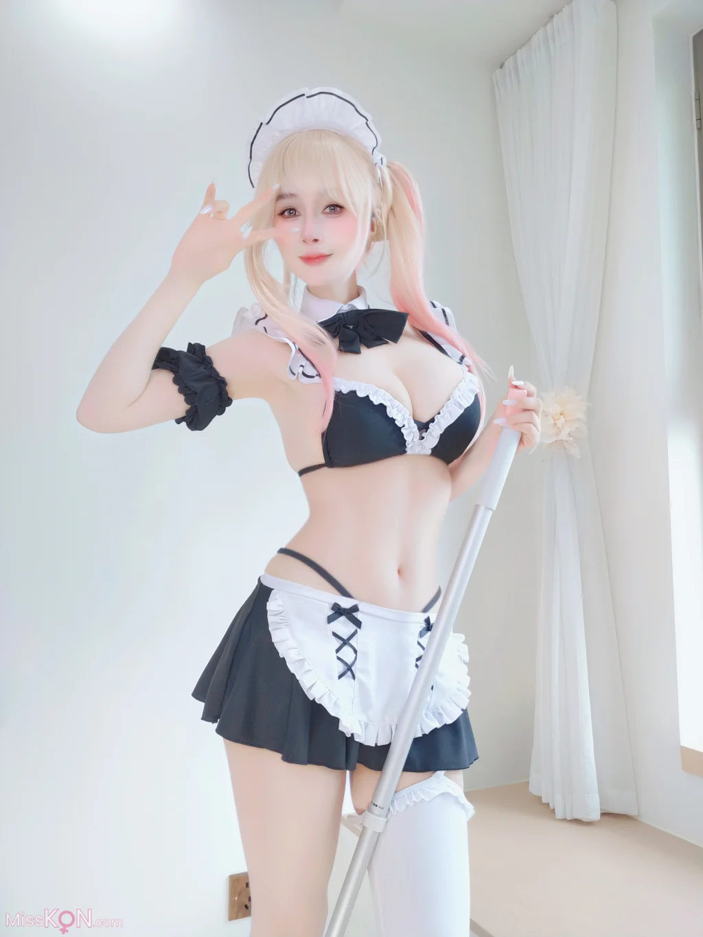 Coser@ Silver 81: December 2025 Member Collection (15 sets) (144 photos + 1 video) Coser@ Silver 81: December 2025 Member Collection (15 sets) (144 photos + 1 video)