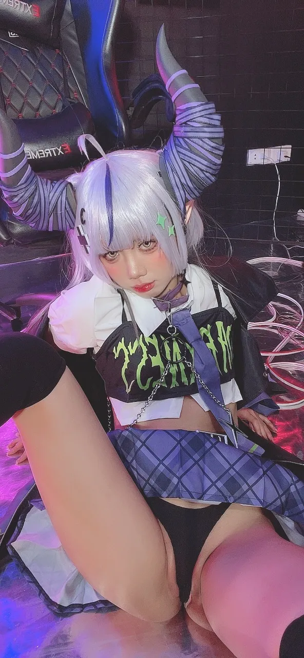 Poppachan - Laplus in new outfit Poppachan - Laplus in new outfit