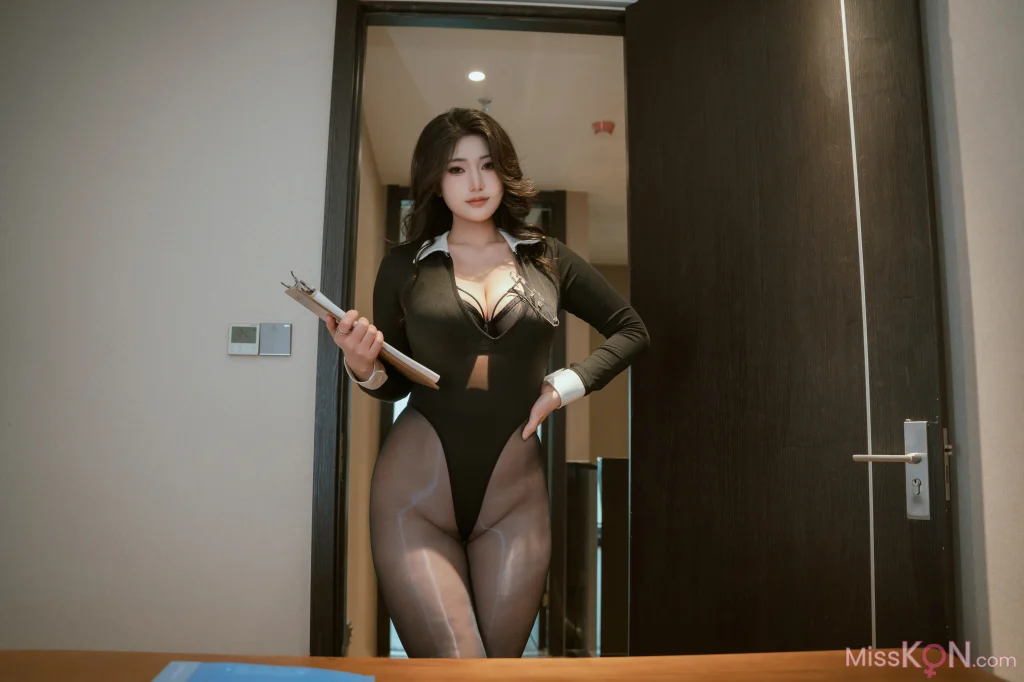 Coser@ Xinglan is Lanlan, called Lanmei: Spicy Female Secretary (92 photos) Coser@ Xinglan is Lanlan, called Lanmei: Spicy Female Secretary (92 photos)