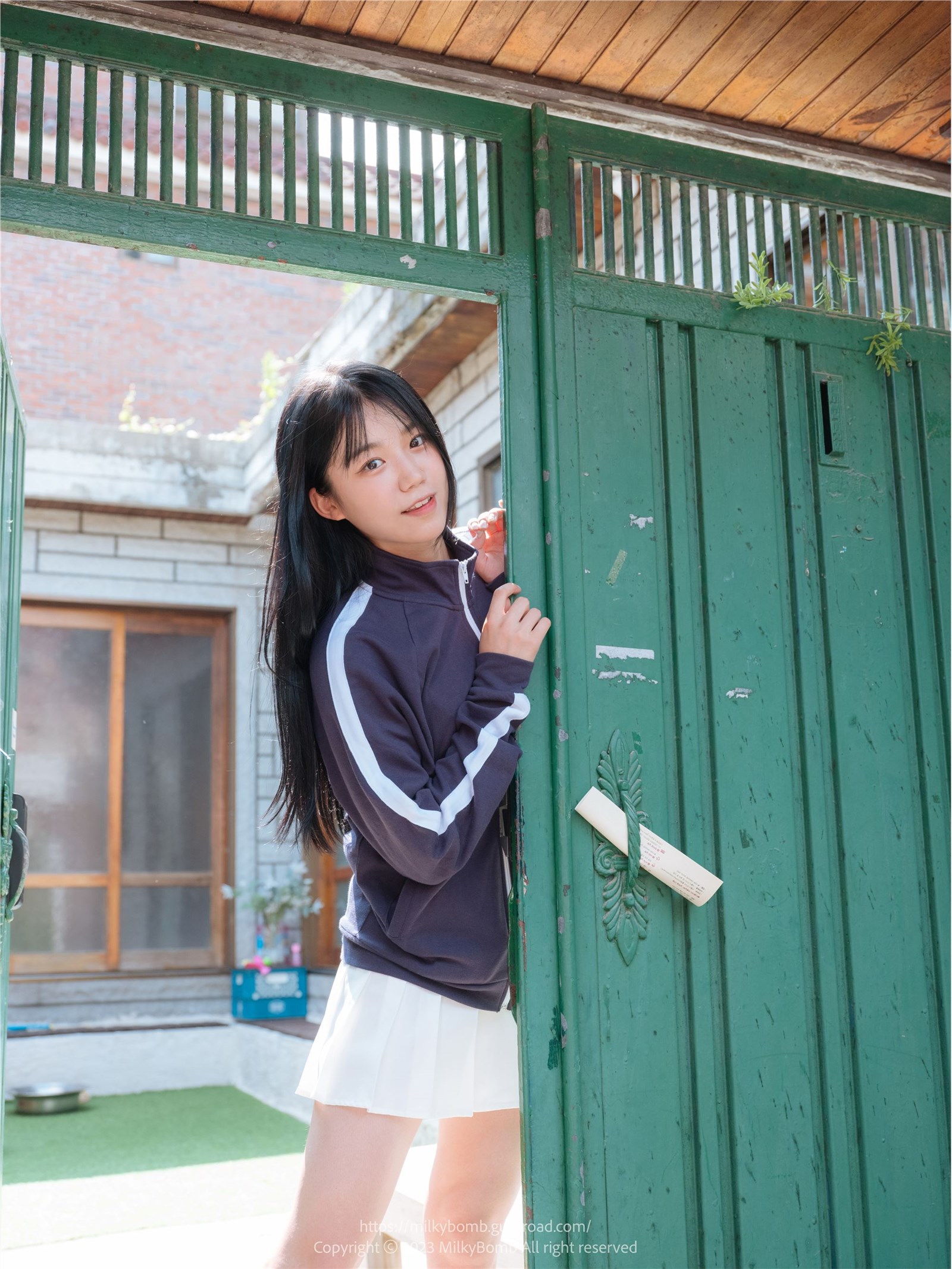 MilkyBomb - Yui Vol.002 - Tracksuit 1 MilkyBomb - Yui Vol.002 - Tracksuit 1
