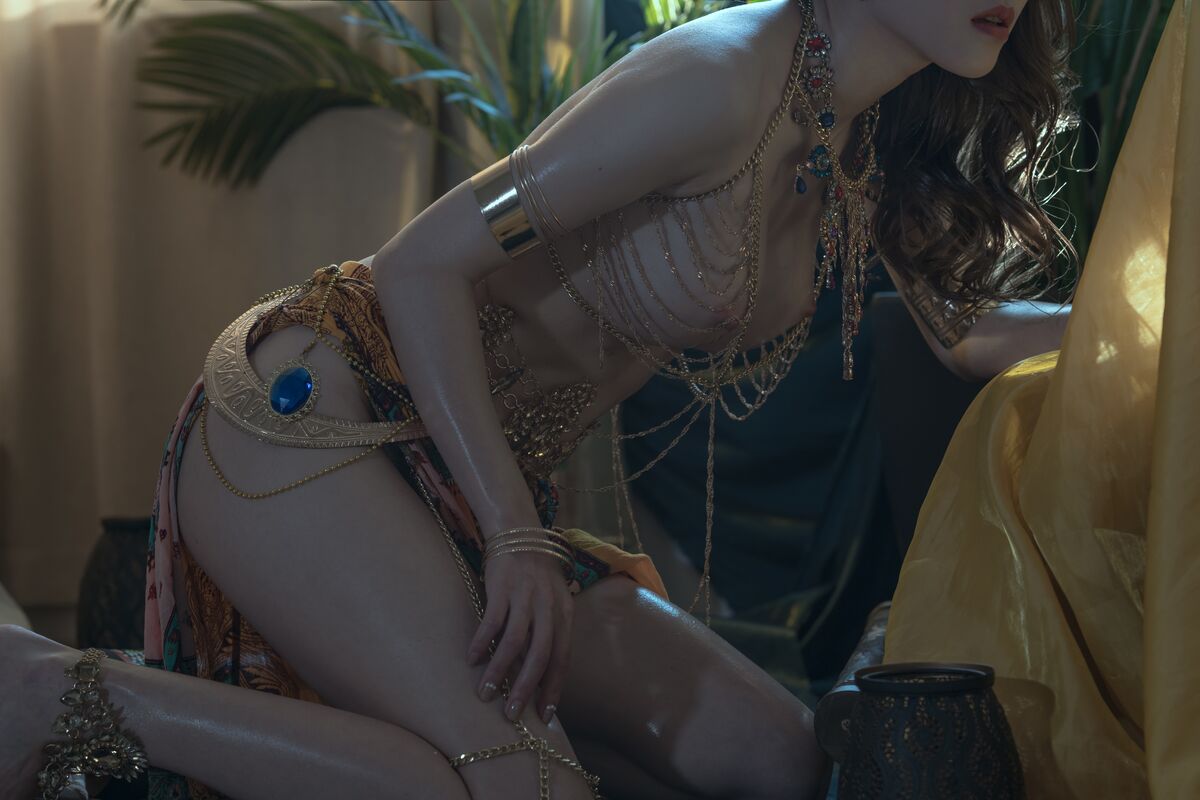 Coser@ Deer Eight Years Old - Divine Girl (44P) Coser@ Deer Eight Years Old - Divine Girl (44P)