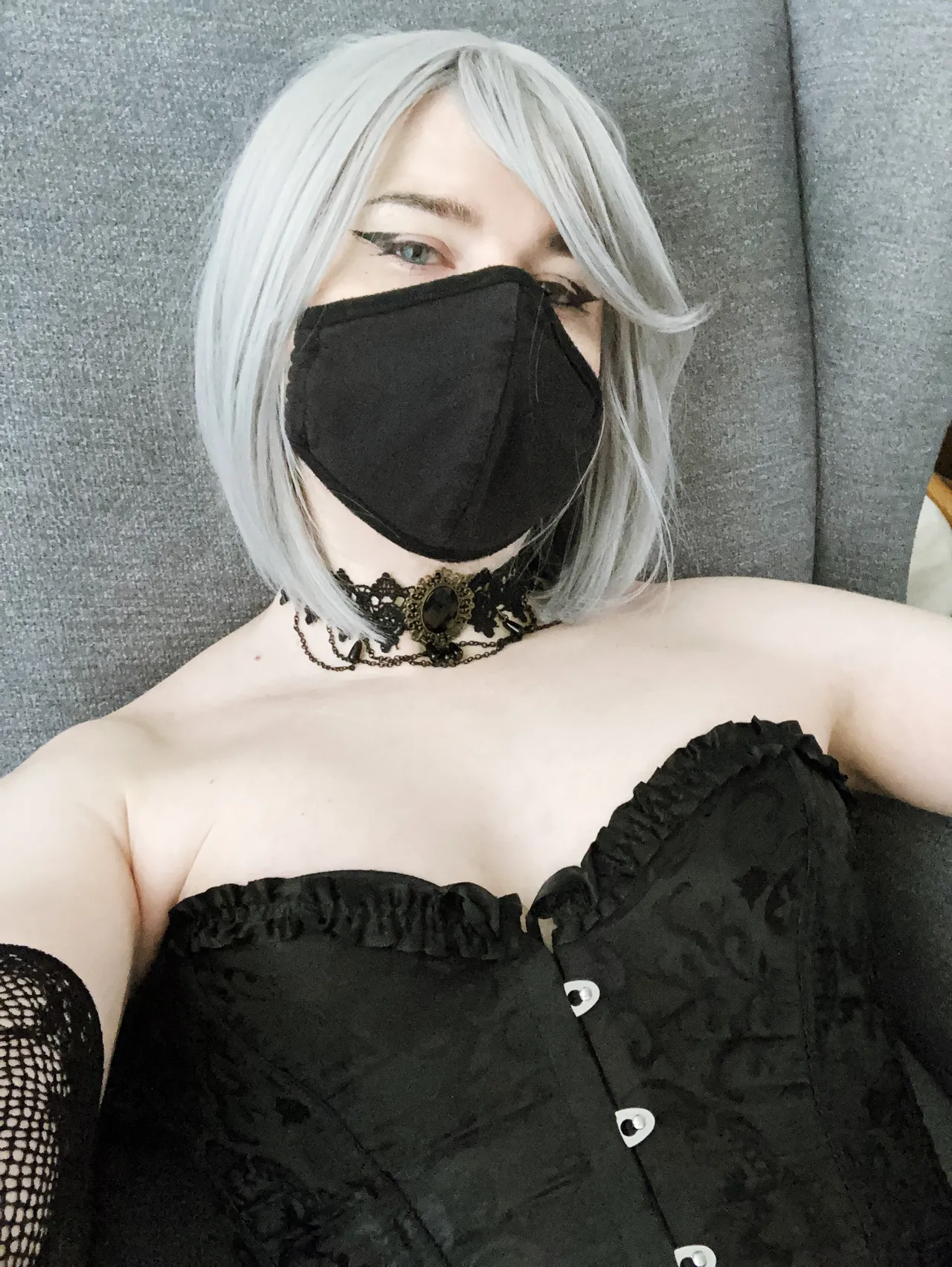 Flou - 2B Flou - 2B