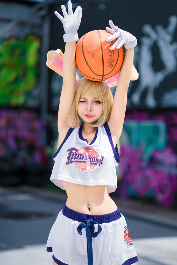 Umeko J – Lola Bunny Umeko J – Lola Bunny
