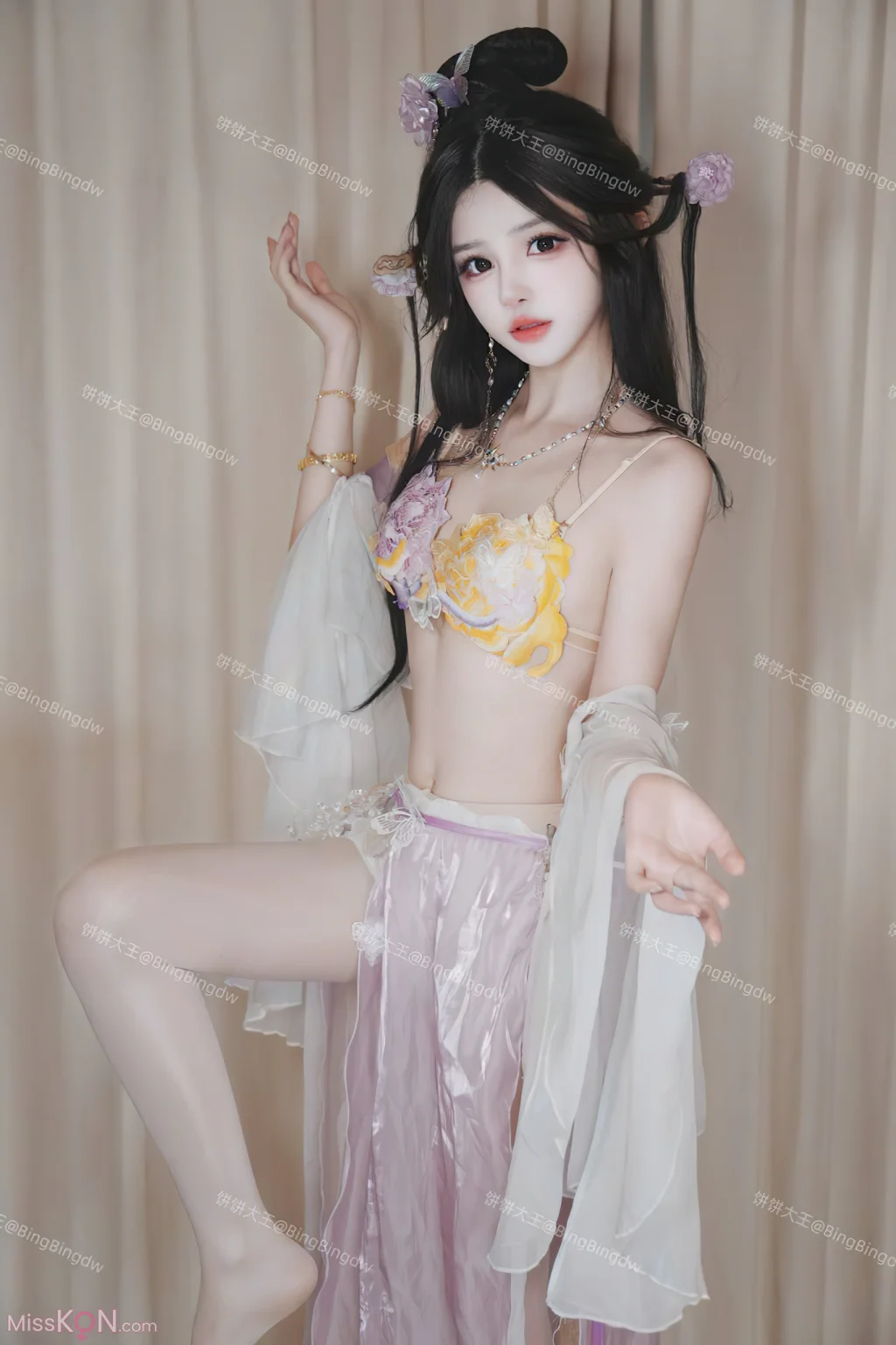 Coser@饼饼大王: 永劫无间迦南闭月之颜cos (13 photos + 2 videos) Coser@饼饼大王: 永劫无间迦南闭月之颜cos (13 photos + 2 videos)