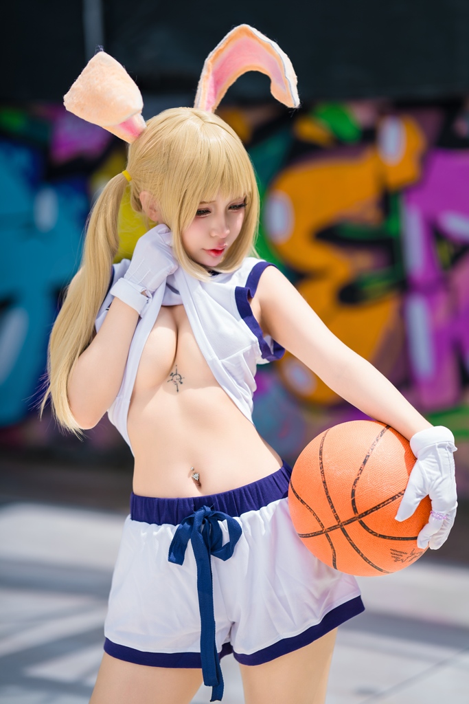 Umeko J – Lola Bunny Umeko J – Lola Bunny