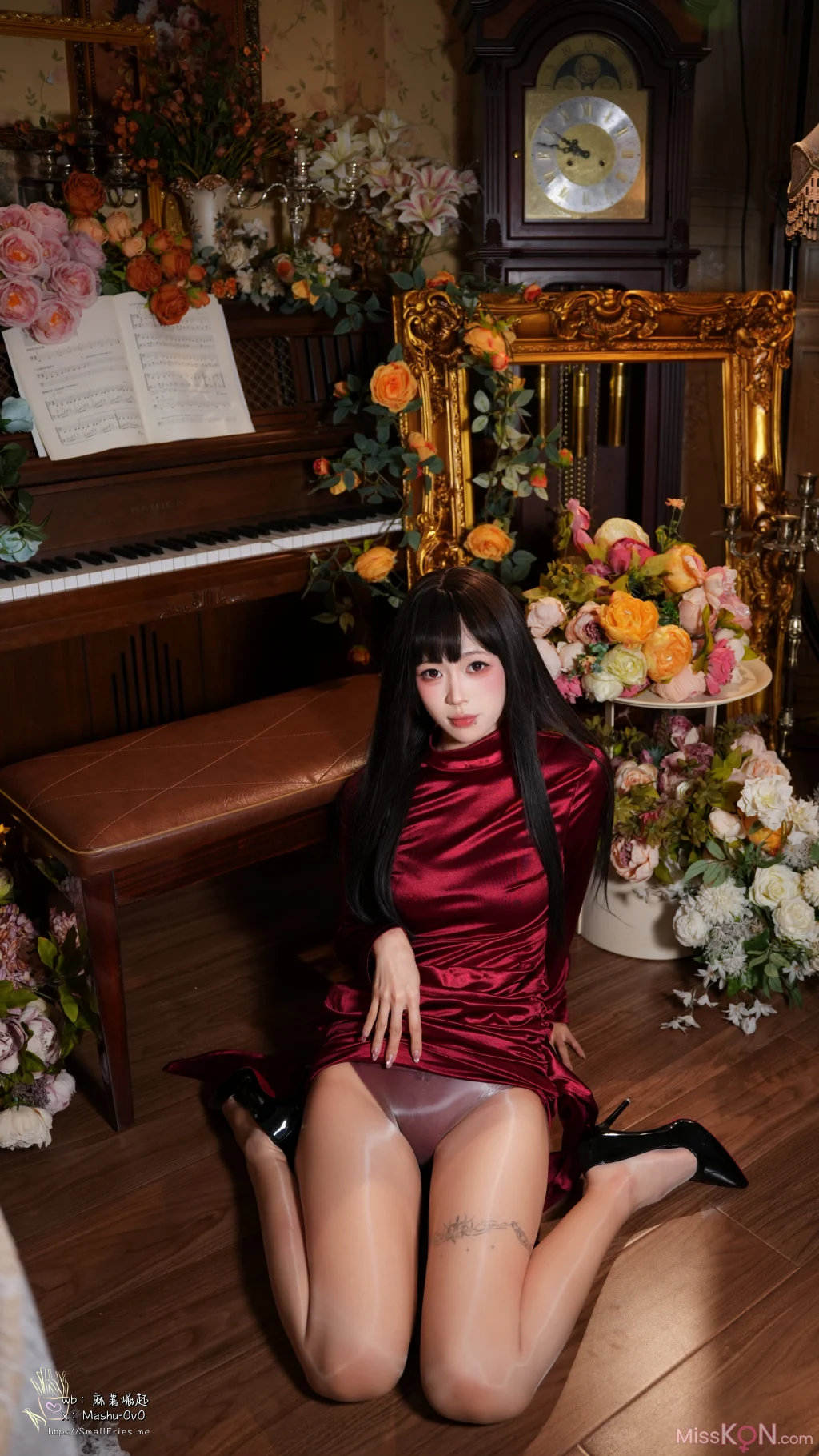 Coser@ Mochi is delicious: Burgundy Praise (47 photos) Coser@ Mochi is delicious: Burgundy Praise (47 photos)