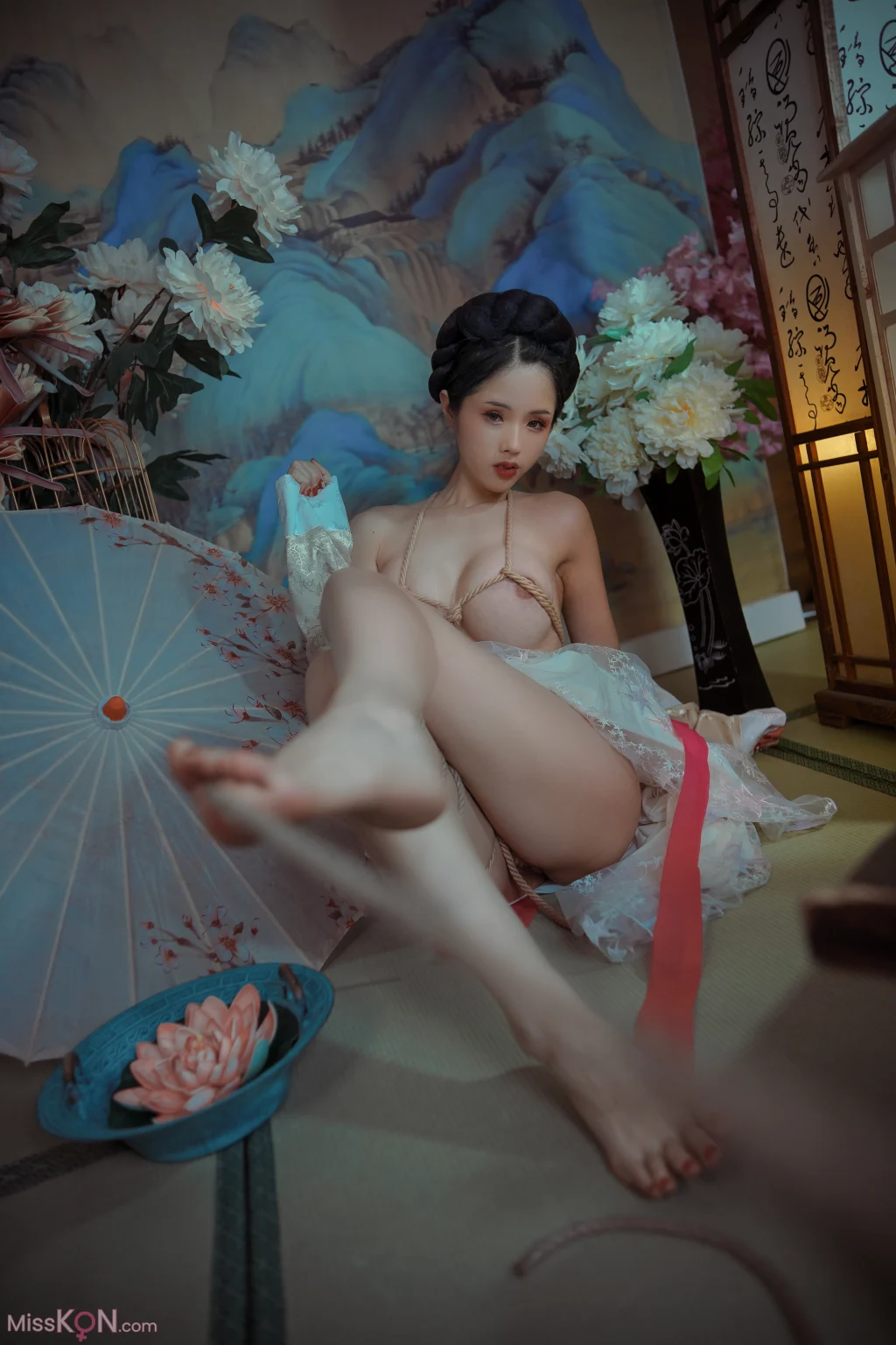 Coser@钛合金TiTi: 霜花店 (55 photos + 1 video) Coser@钛合金TiTi: 霜花店 (55 photos + 1 video)