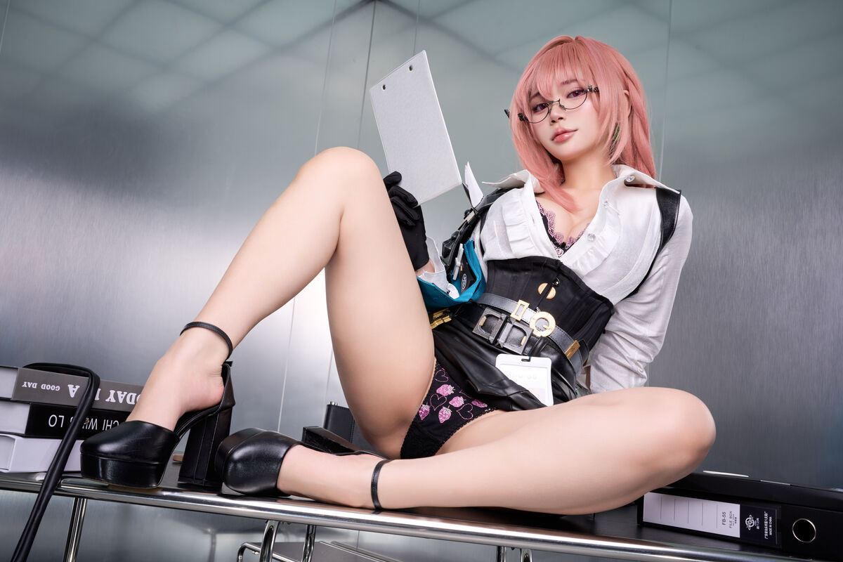 Coser@ZinieQ - Yanagi (45P - 7V) Coser@ZinieQ - Yanagi (45P - 7V)