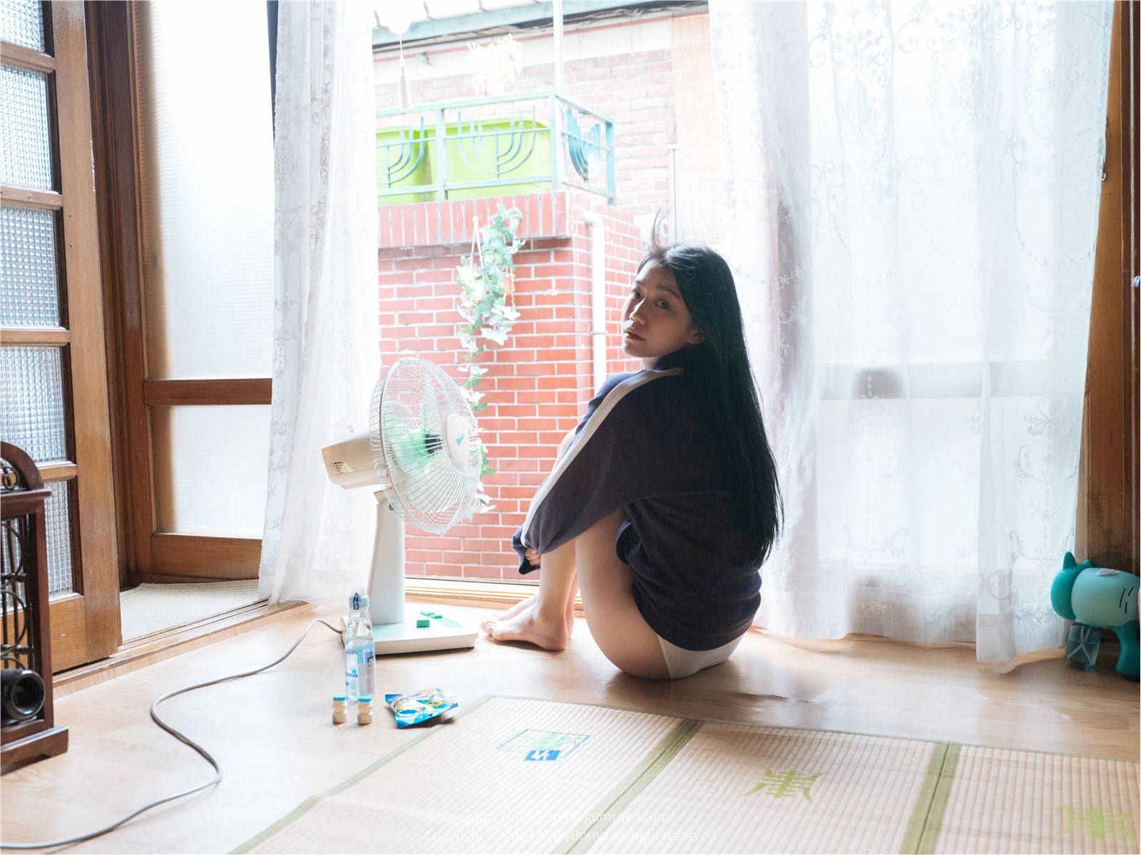 MilkyBomb - Yui Vol.002 - Tracksuit 1 MilkyBomb - Yui Vol.002 - Tracksuit 1