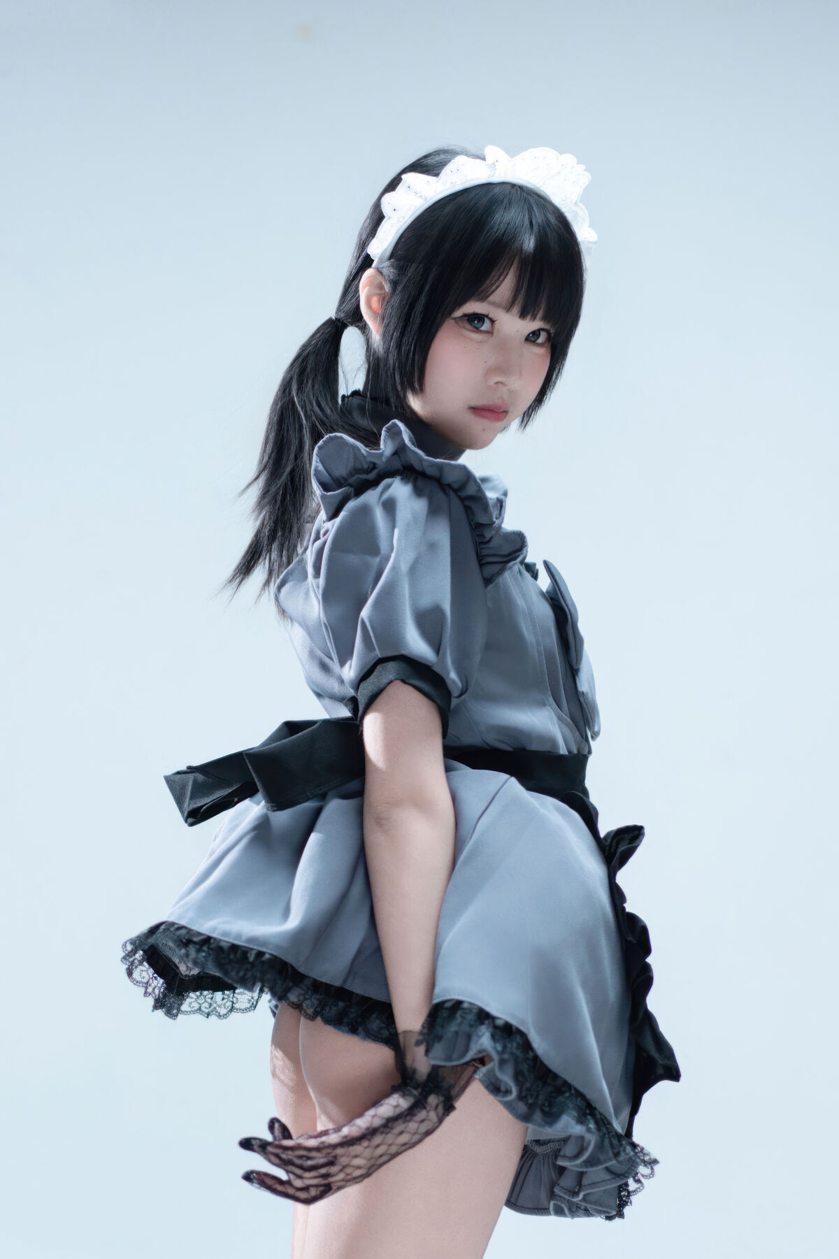 Coser@ Nagi Shimizu - Suitcase with Gray Maid (81P) Coser@ Nagi Shimizu - Suitcase with Gray Maid (81P)