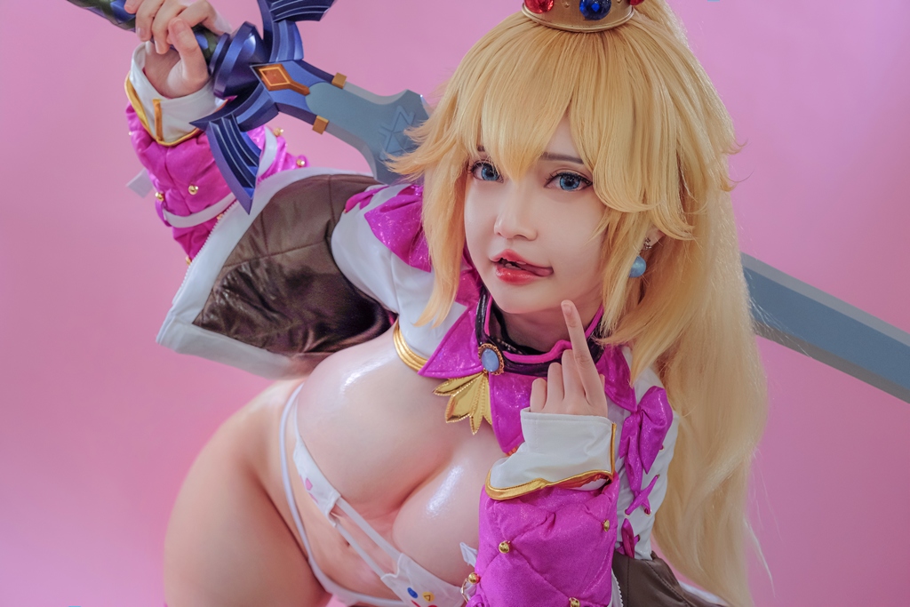 Potato Godzilla – Peach Gamer Girl 1 Potato Godzilla – Peach Gamer Girl 1