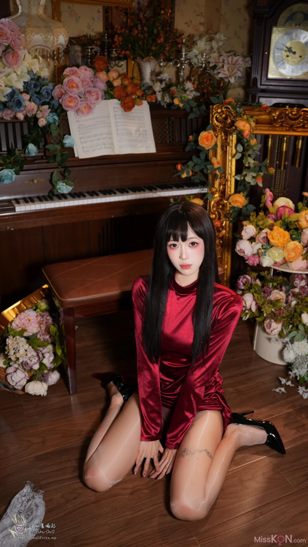 Coser@ Mochi is delicious: Burgundy Praise (47 photos) Coser@ Mochi is delicious: Burgundy Praise (47 photos)