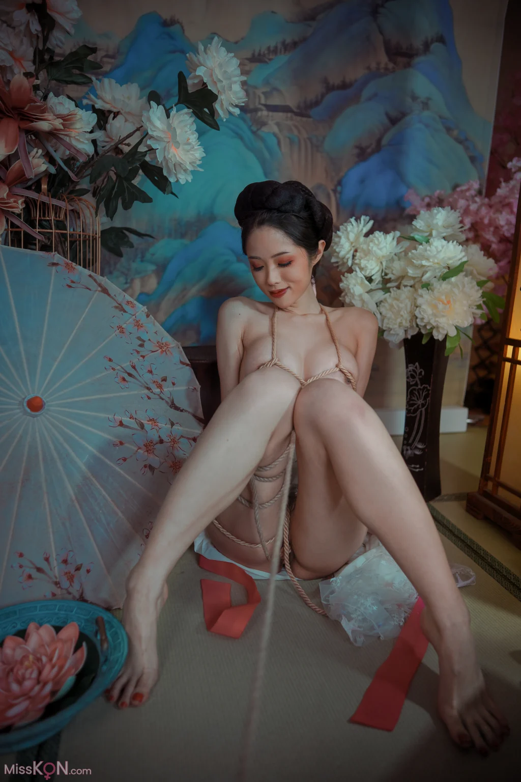 Coser@钛合金TiTi: 霜花店 (55 photos + 1 video) Coser@钛合金TiTi: 霜花店 (55 photos + 1 video)