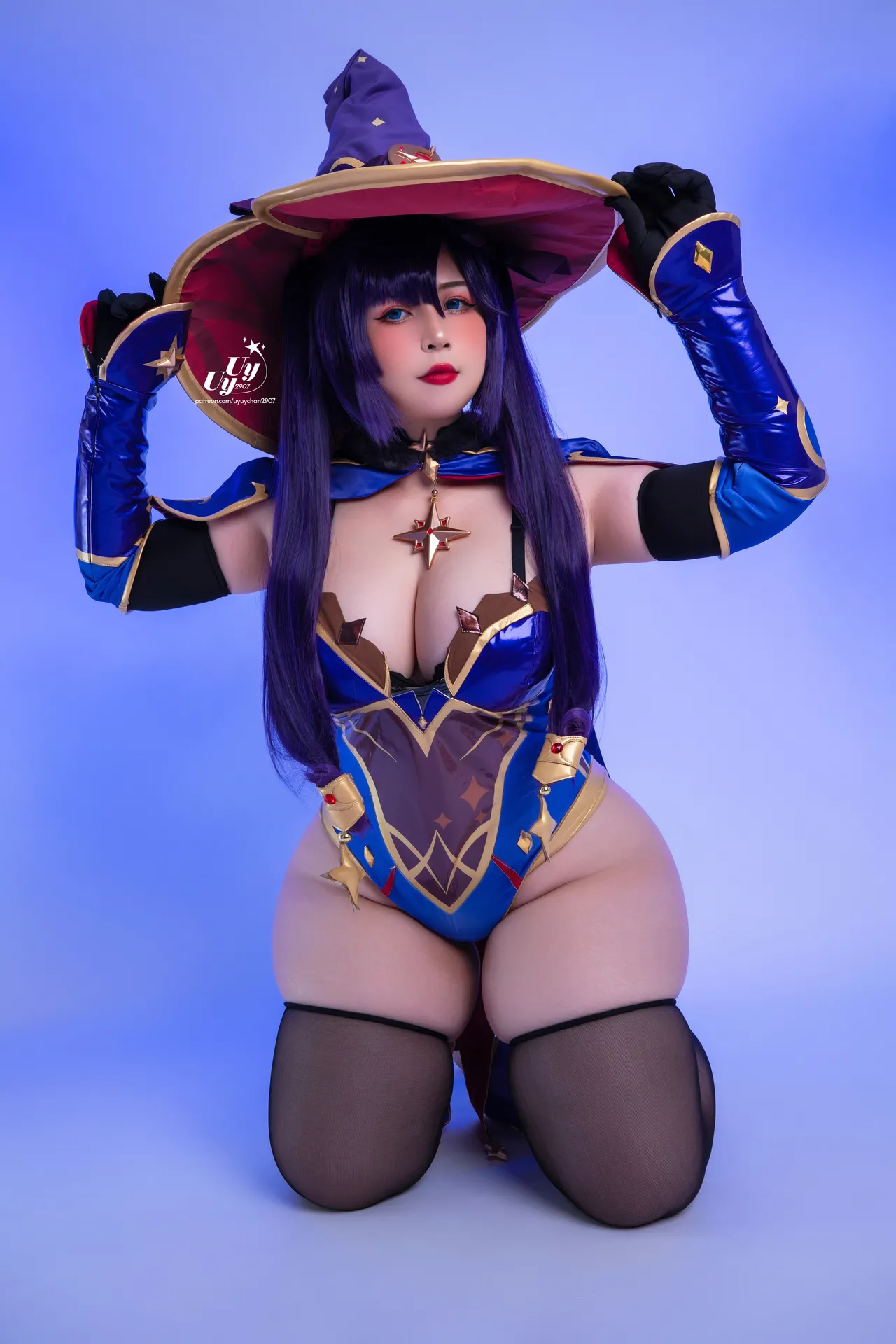 UyUy - Mona 2 UyUy - Mona 2
