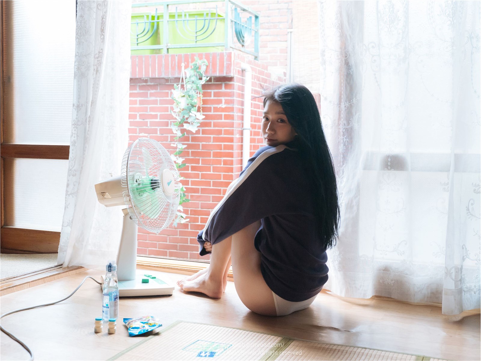 MilkyBomb - Yui Vol.002 - Tracksuit 1 MilkyBomb - Yui Vol.002 - Tracksuit 1
