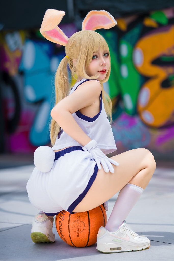 Umeko J – Lola Bunny Umeko J – Lola Bunny