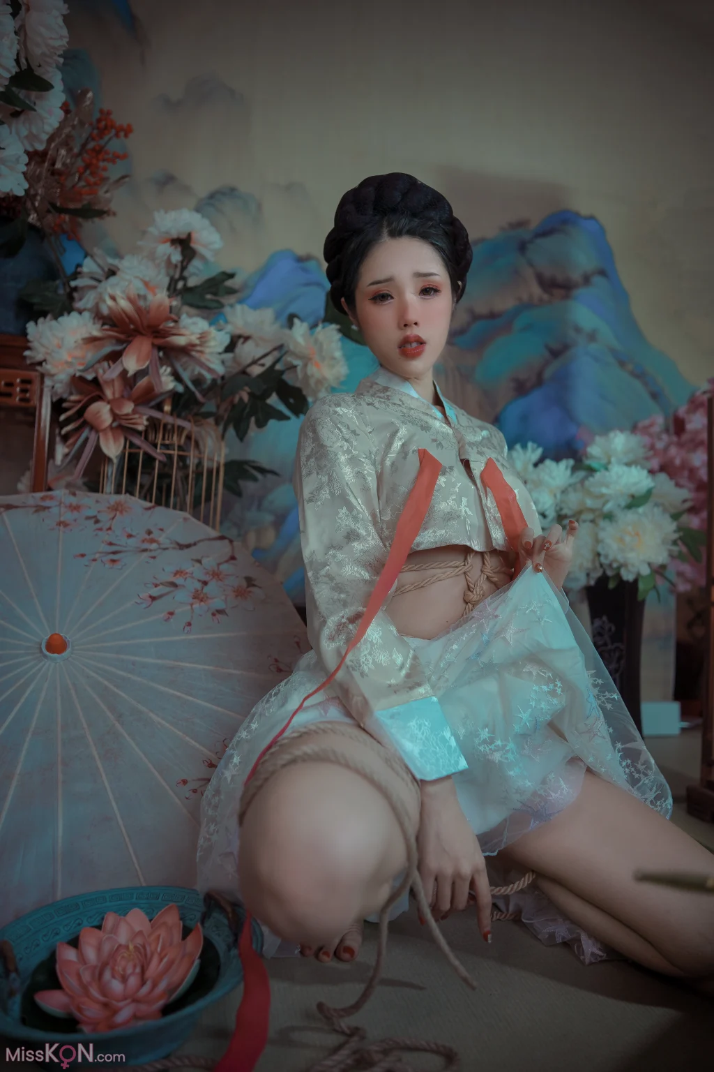 Coser@钛合金TiTi: 霜花店 (55 photos + 1 video) Coser@钛合金TiTi: 霜花店 (55 photos + 1 video)