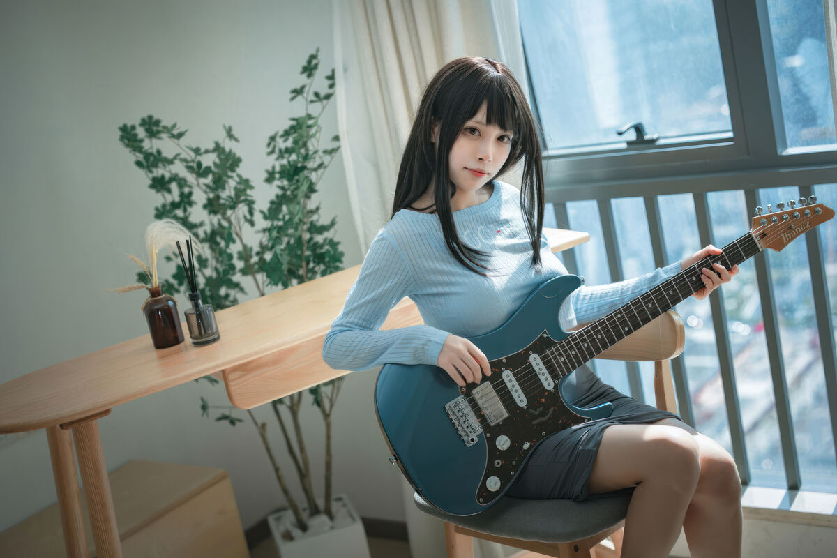 Coser@ Three Unmanned - Guitar Sister (25P) Coser@ Three Unmanned - Guitar Sister (25P)