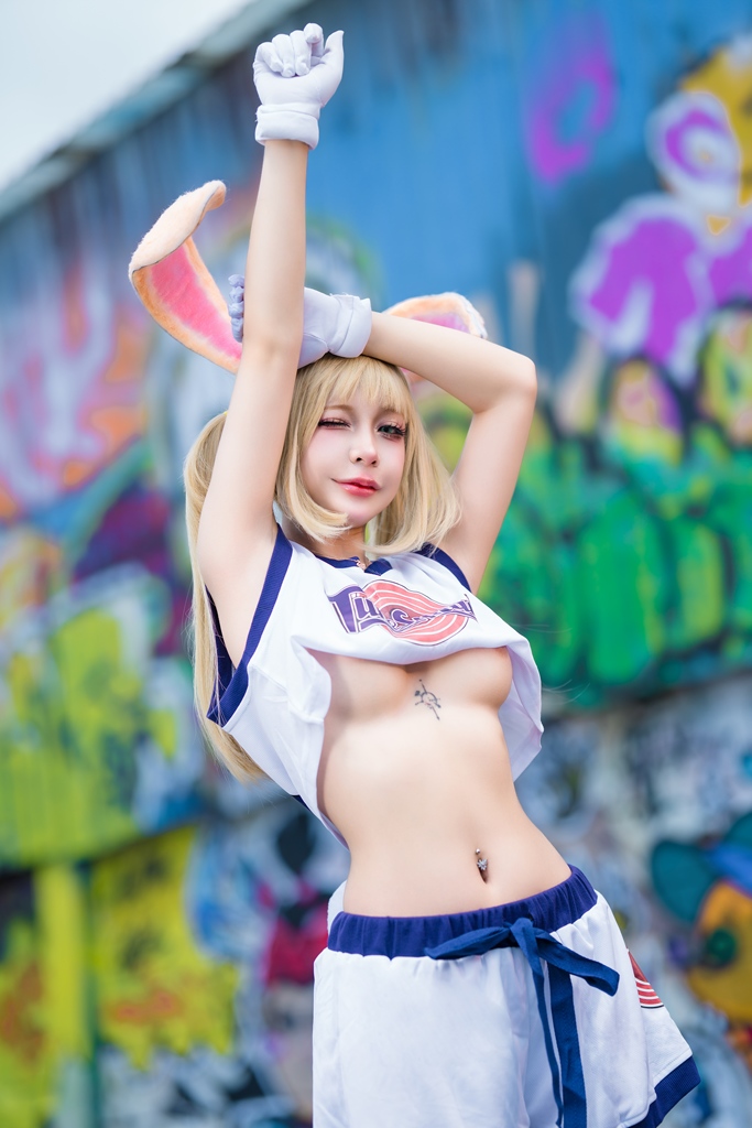 Umeko J – Lola Bunny Umeko J – Lola Bunny