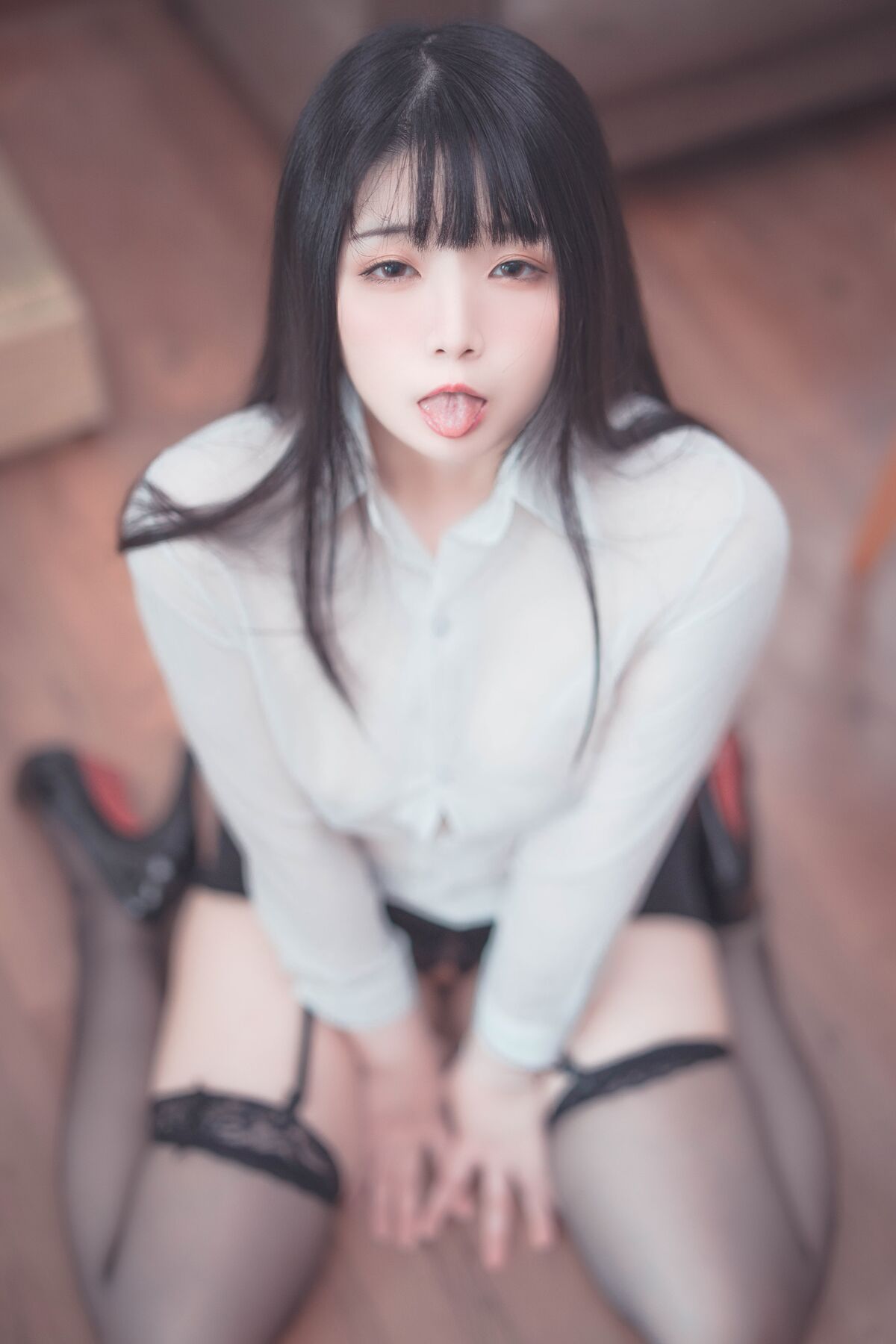 Coser@落落Raku - Weekday Eat Me (45P - 2V) Coser@落落Raku - Weekday Eat Me (45P - 2V)