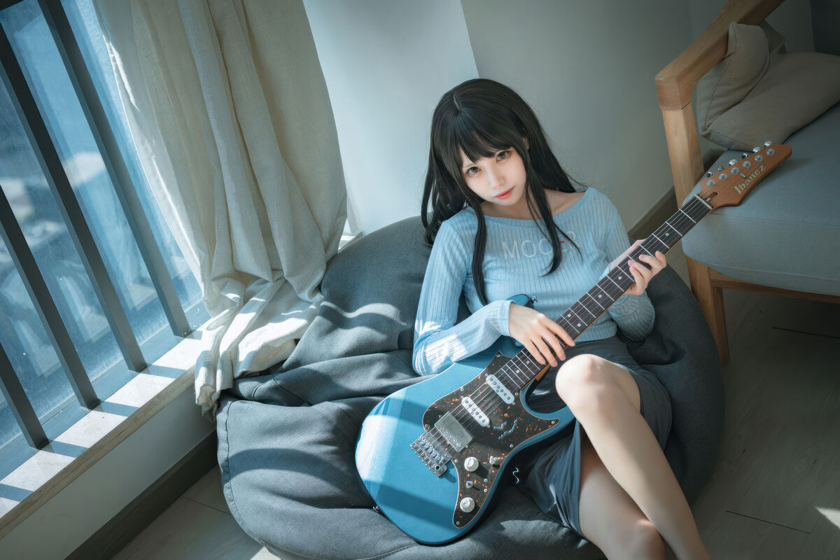 Coser@ Three Unmanned - Guitar Sister (25P) Coser@ Three Unmanned - Guitar Sister (25P)