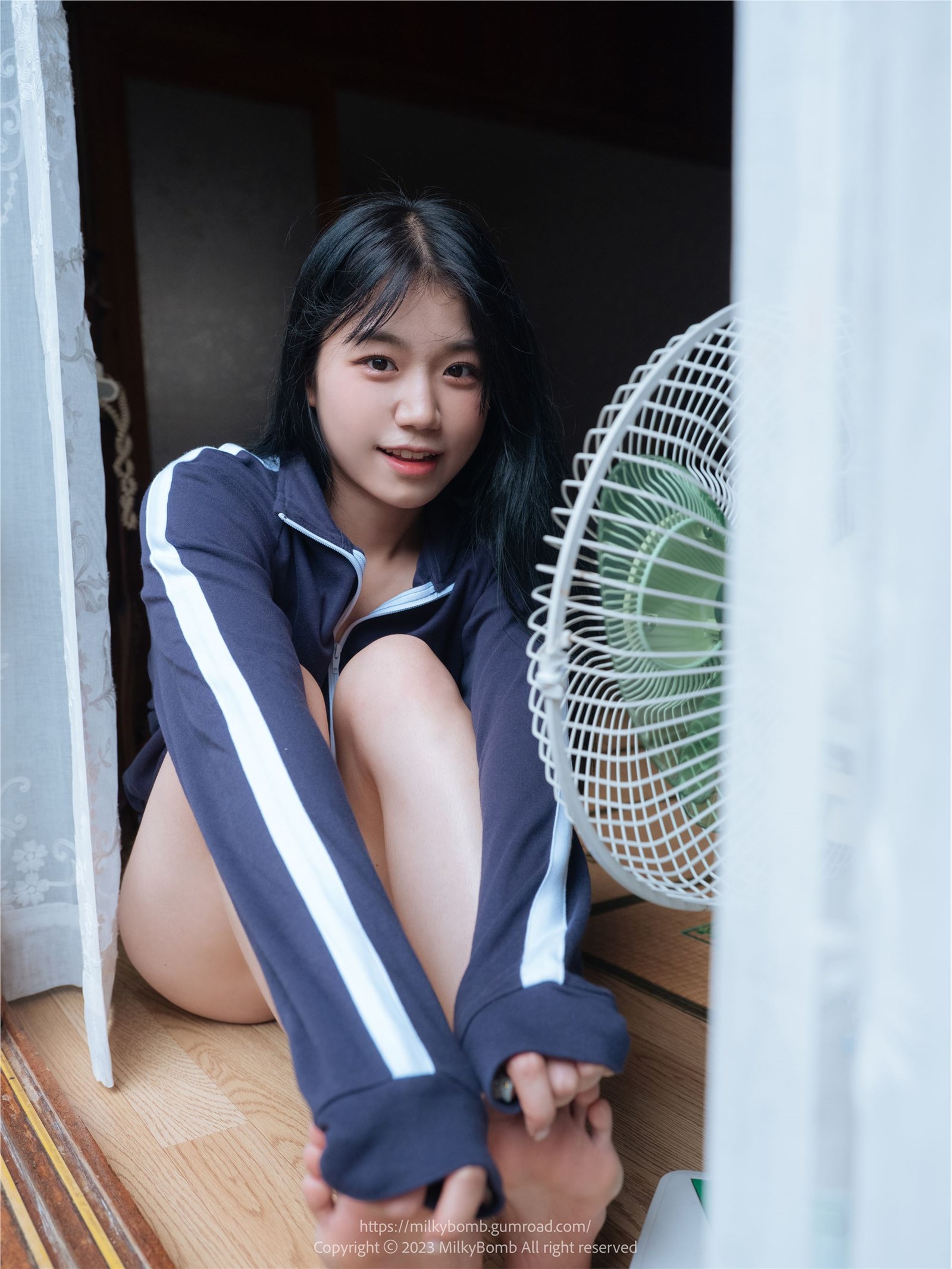 MilkyBomb - Yui Vol.002 - Tracksuit 1 MilkyBomb - Yui Vol.002 - Tracksuit 1