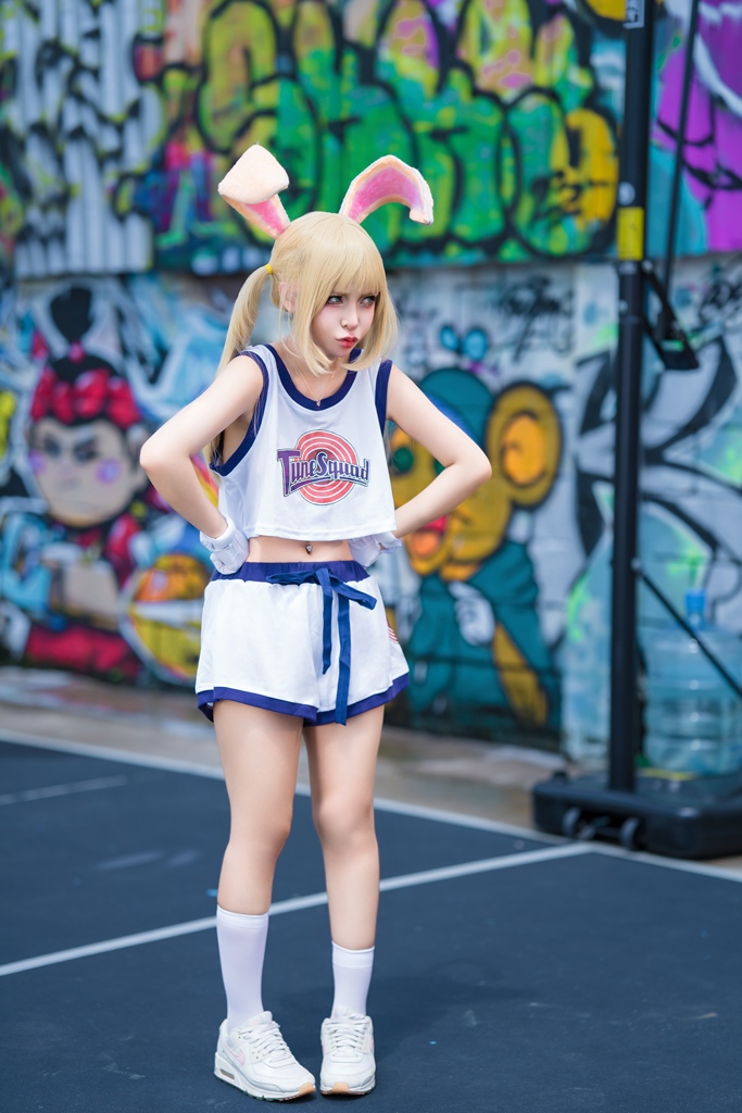 Umeko J – Lola Bunny Umeko J – Lola Bunny
