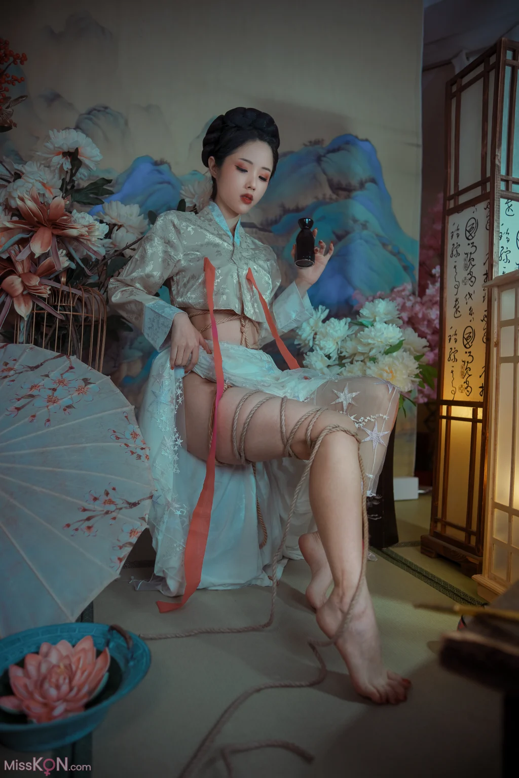 Coser@钛合金TiTi: 霜花店 (55 photos + 1 video) Coser@钛合金TiTi: 霜花店 (55 photos + 1 video)
