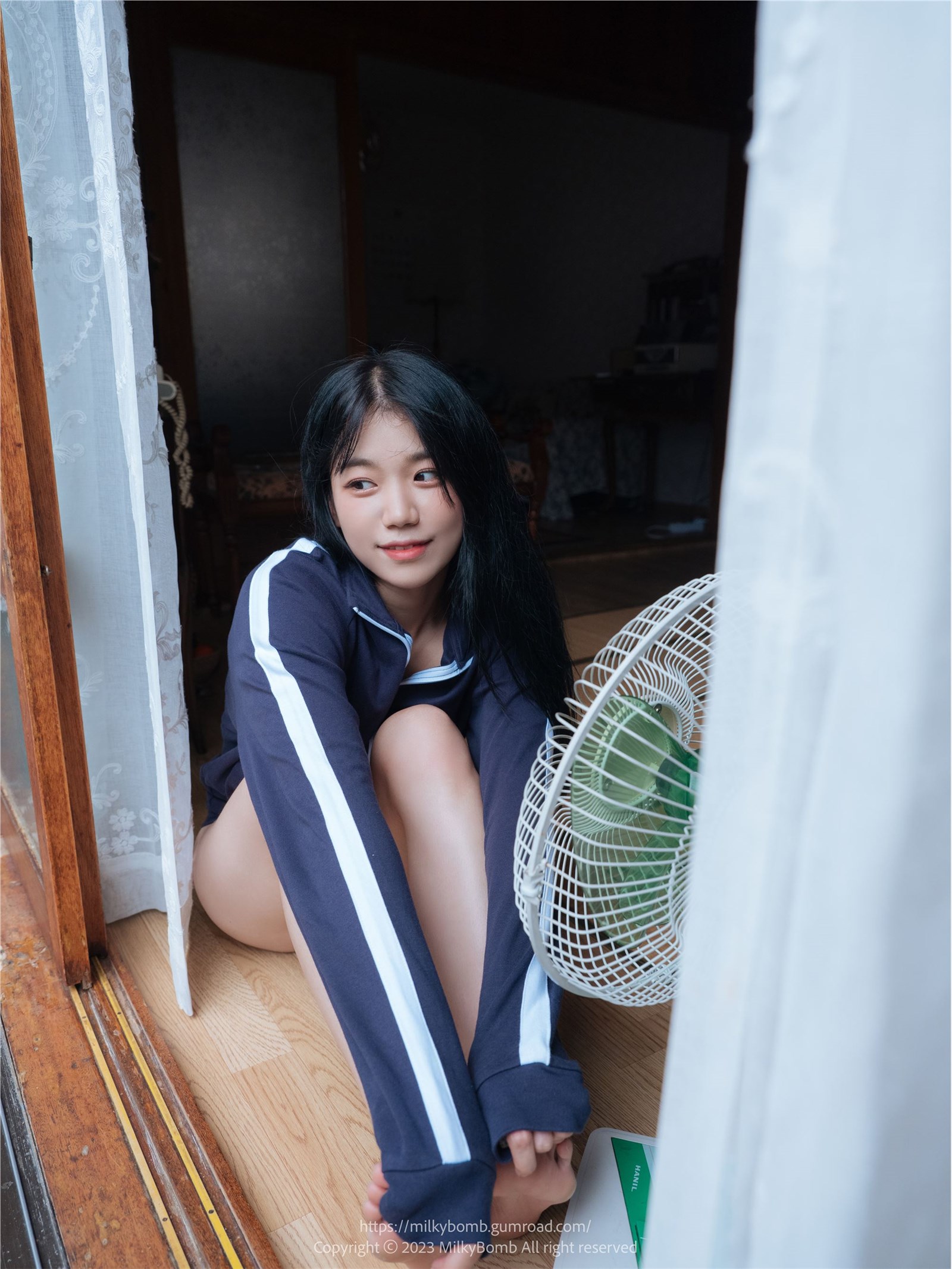 MilkyBomb - Yui Vol.002 - Tracksuit 1 MilkyBomb - Yui Vol.002 - Tracksuit 1