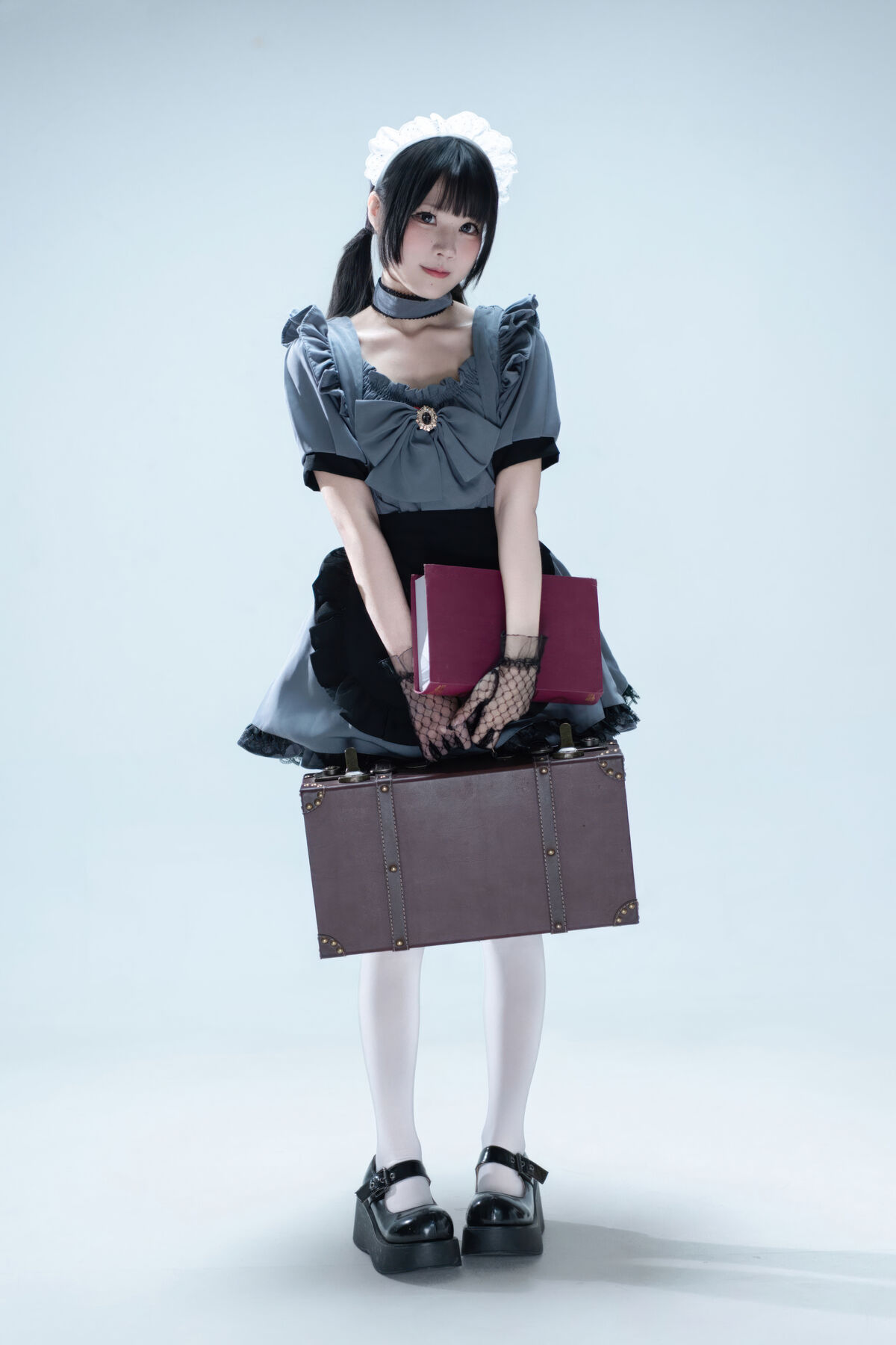 Coser@ Nagi Shimizu - Suitcase with Gray Maid (81P) Coser@ Nagi Shimizu - Suitcase with Gray Maid (81P)