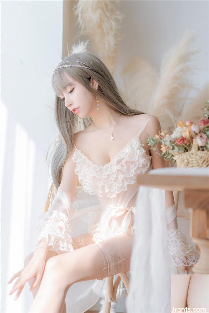 Coser@ Expired Mixian Meow Vol.129 Princess of Versailles (52P) Coser@ Expired Mixian Meow Vol.129 Princess of Versailles (52P)