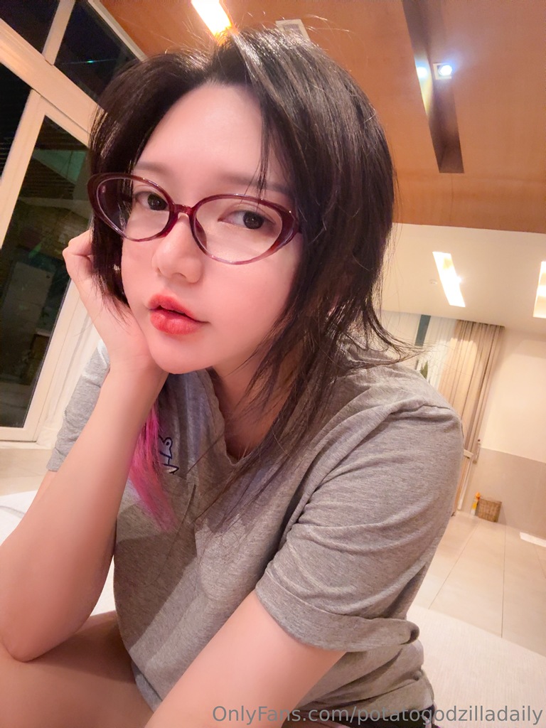 Potato Godzilla – OnlyFans Nude Sep 1-30, 2025 Potato Godzilla – OnlyFans Nude Sep 1-30, 2025