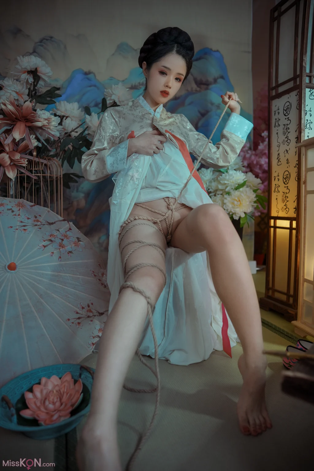 Coser@钛合金TiTi: 霜花店 (55 photos + 1 video) Coser@钛合金TiTi: 霜花店 (55 photos + 1 video)