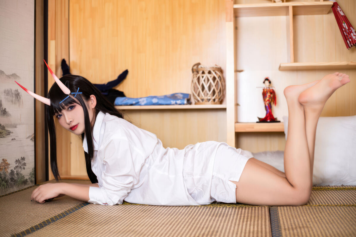 Coser@ LoLiSAMA - Azur Route - Noshiro Shirt (74P) Coser@ LoLiSAMA - Azur Route - Noshiro Shirt (74P)