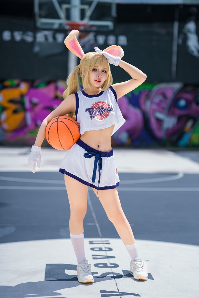 Umeko J – Lola Bunny Umeko J – Lola Bunny