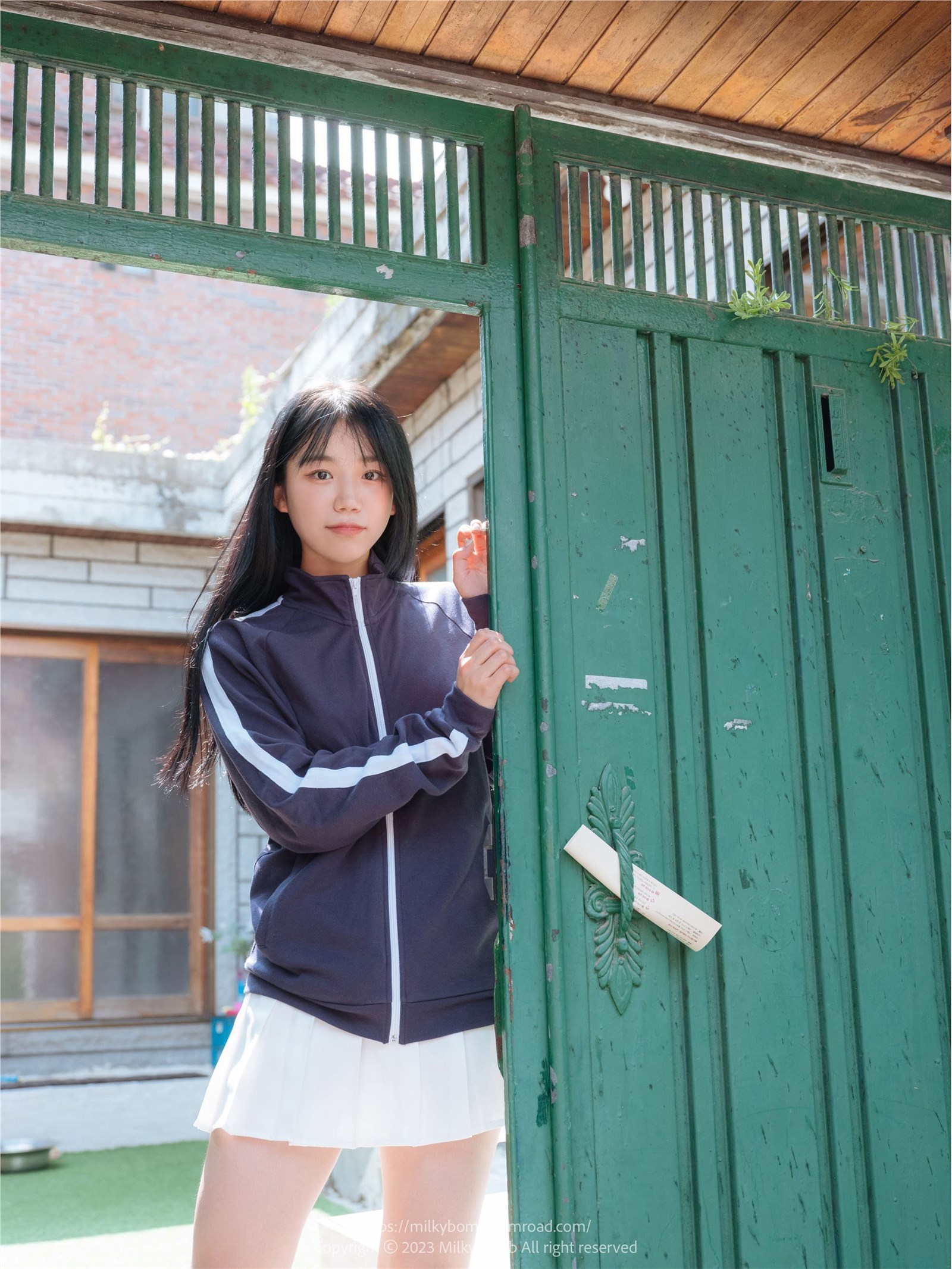 MilkyBomb - Yui Vol.002 - Tracksuit 1 MilkyBomb - Yui Vol.002 - Tracksuit 1