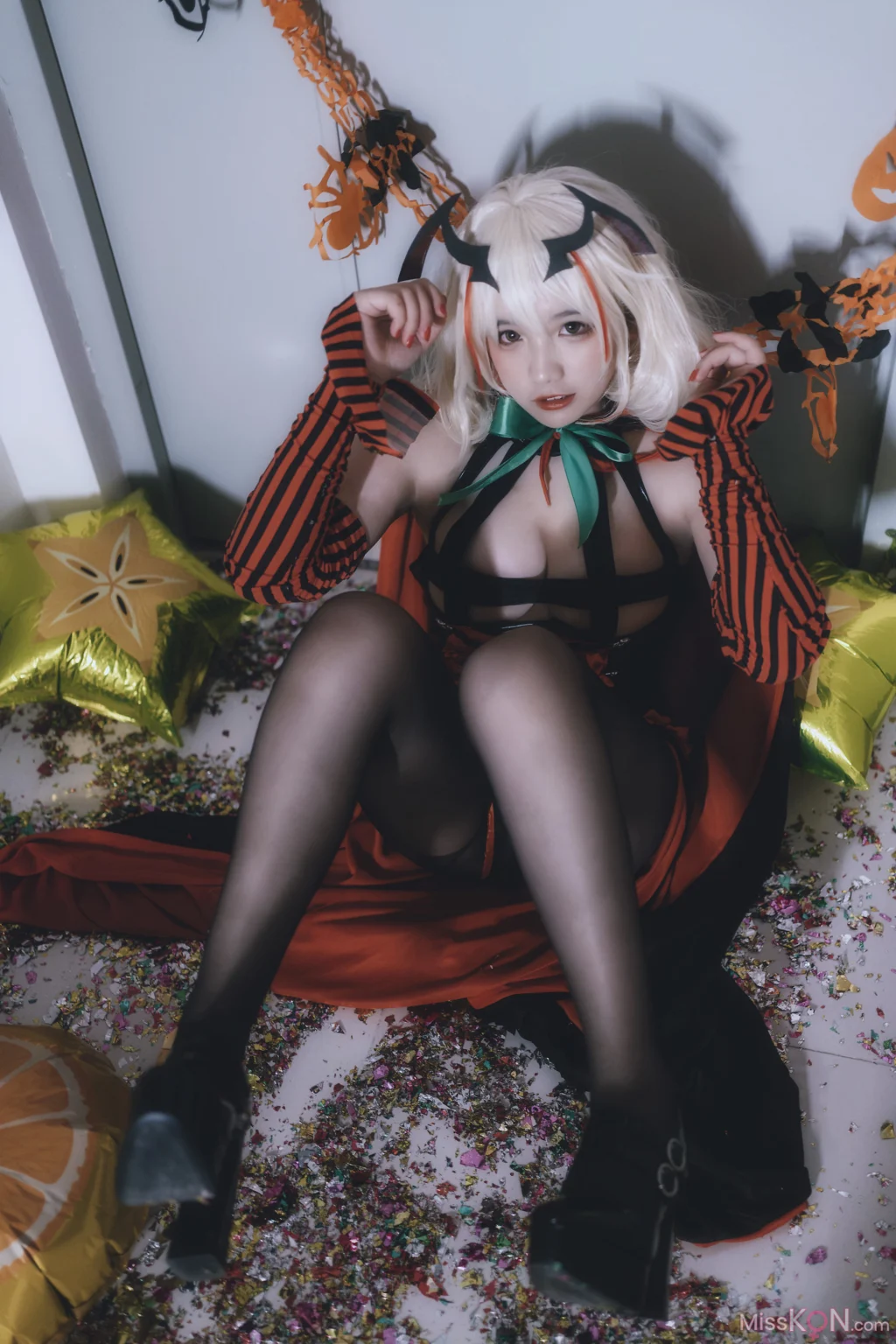 Coser@ Aban is having a great time today: Ron Halloween (28 photos) Coser@ Aban is having a great time today: Ron Halloween (28 photos)