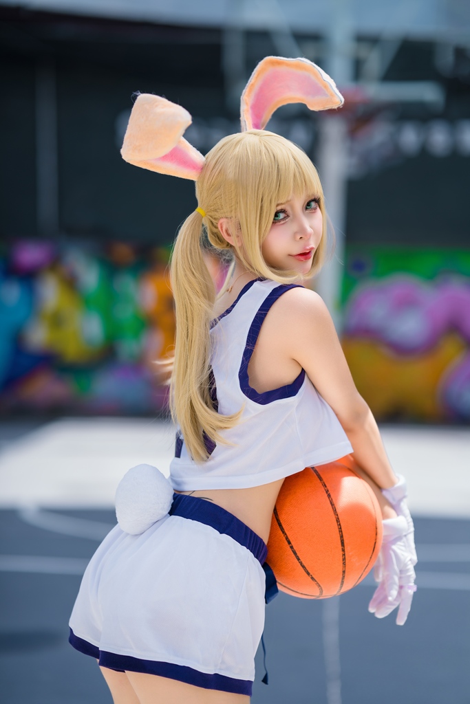 Umeko J – Lola Bunny Umeko J – Lola Bunny