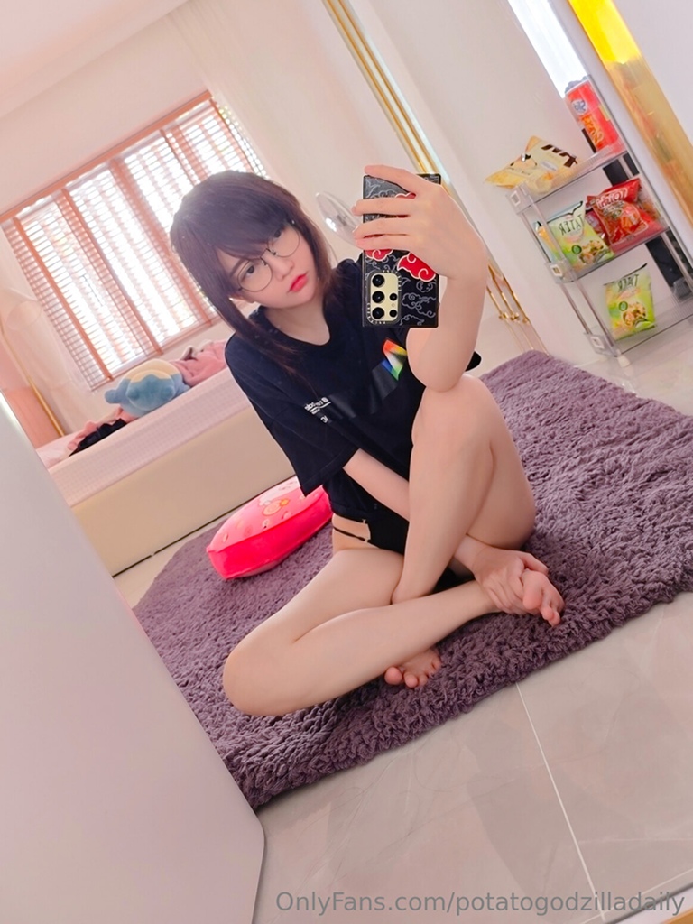 Potato Godzilla – OnlyFans Nude Jun 1-30, 2024 Potato Godzilla – OnlyFans Nude Jun 1-30, 2024