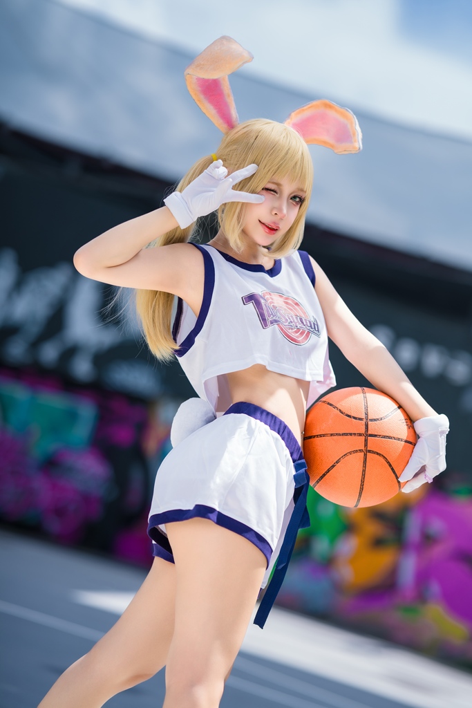 Umeko J – Lola Bunny Umeko J – Lola Bunny