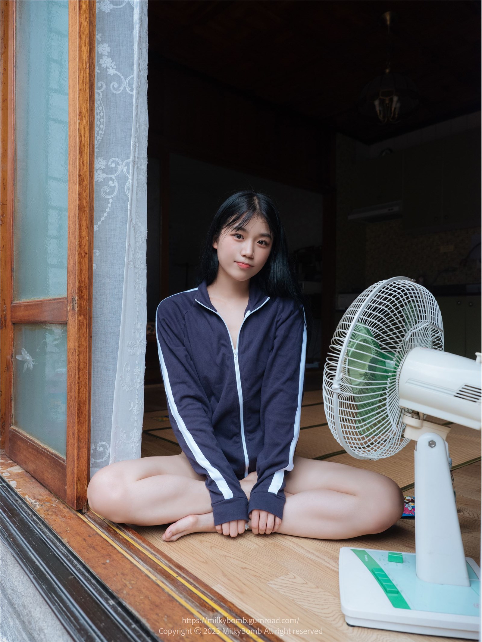 MilkyBomb - Yui Vol.002 - Tracksuit 1 MilkyBomb - Yui Vol.002 - Tracksuit 1