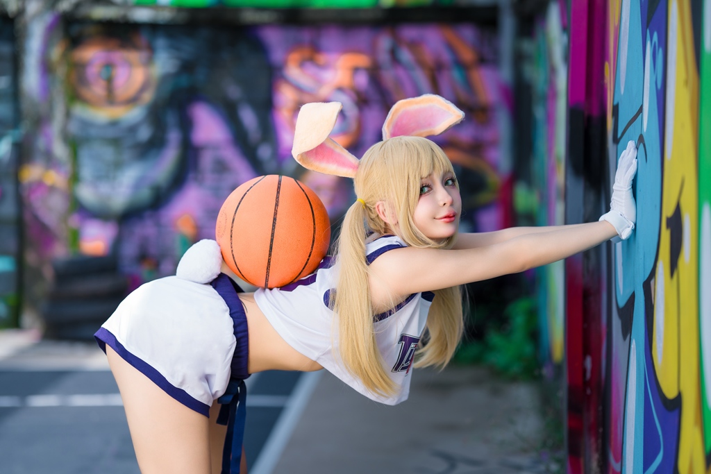 Umeko J – Lola Bunny Umeko J – Lola Bunny