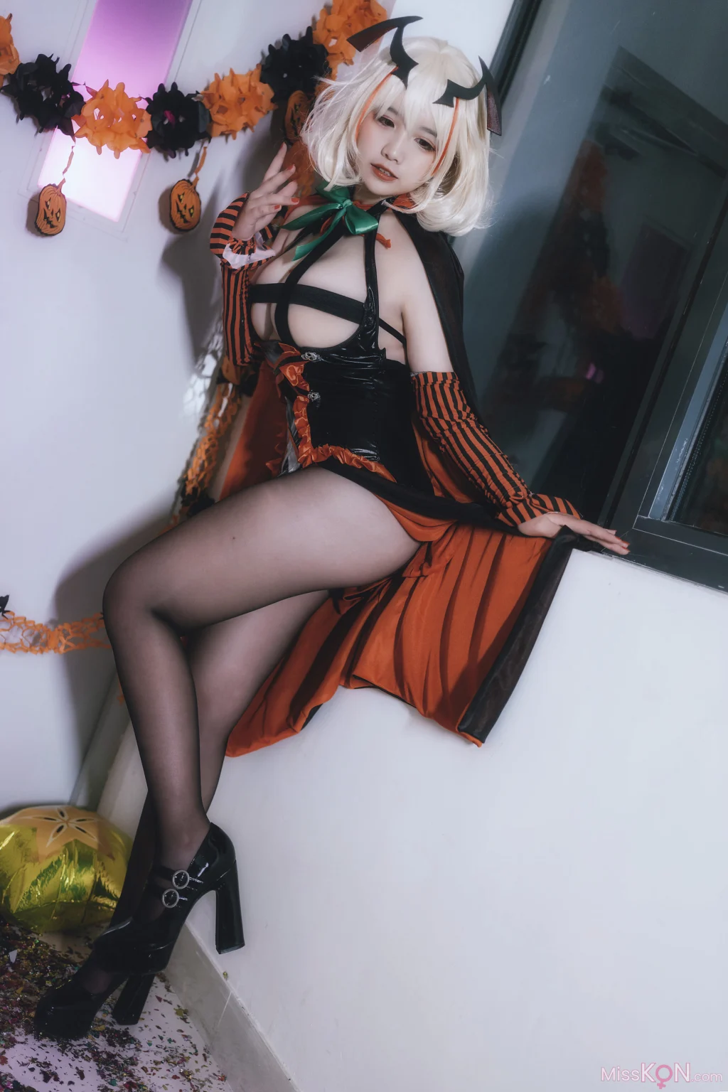 Coser@ Aban is having a great time today: Ron Halloween (28 photos) Coser@ Aban is having a great time today: Ron Halloween (28 photos)