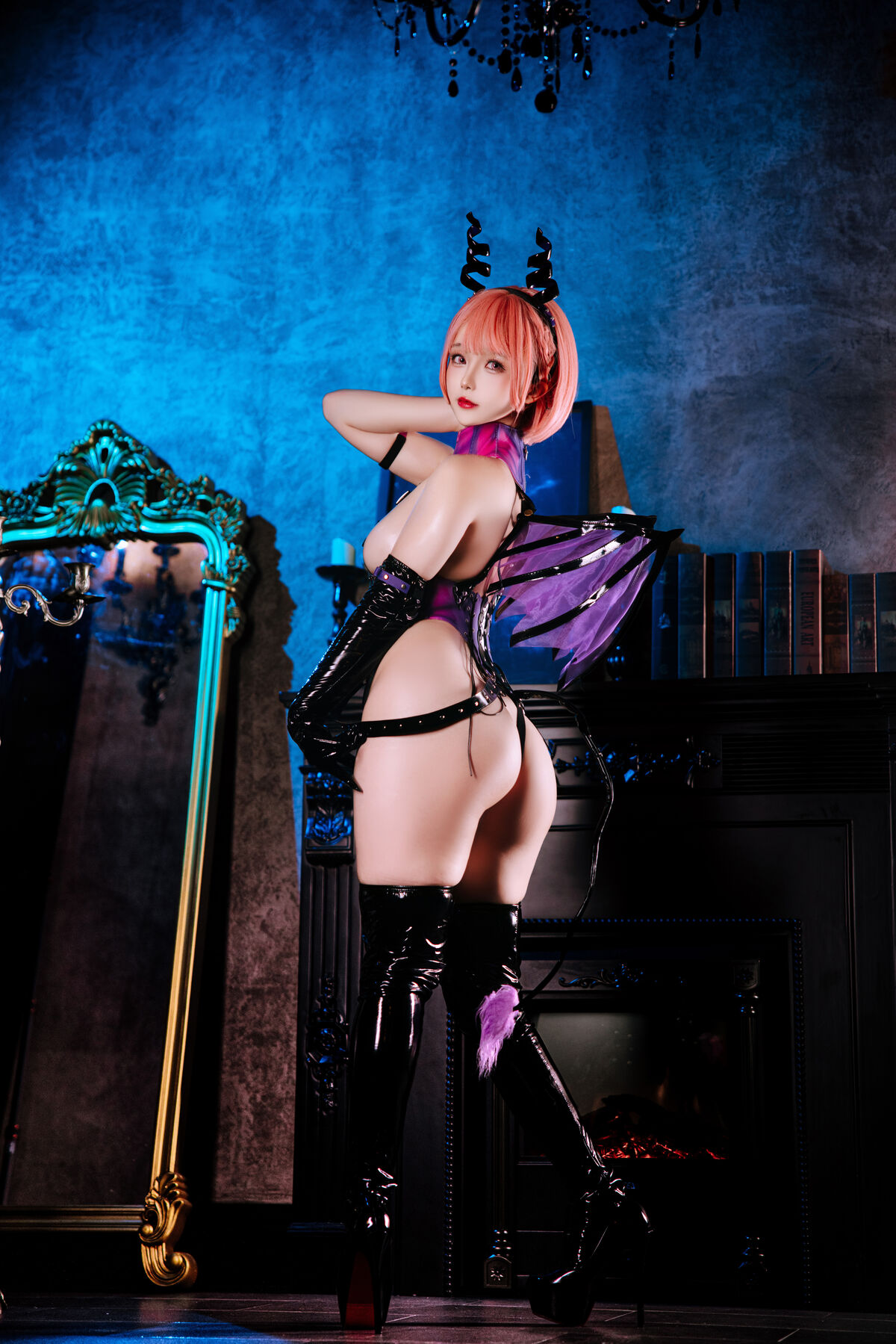 Coser@ Hinaji - New Succubus (54P) Coser@ Hinaji - New Succubus (54P)