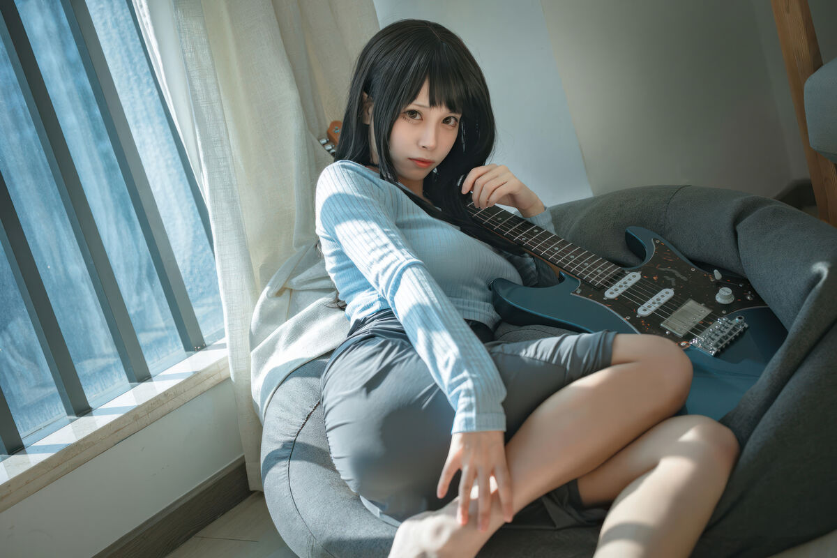 Coser@ Three Unmanned - Guitar Sister (25P) Coser@ Three Unmanned - Guitar Sister (25P)