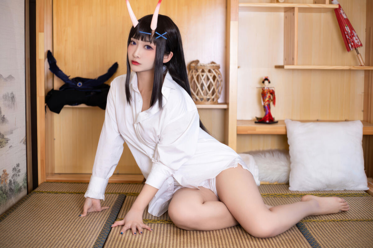Coser@ LoLiSAMA - Azur Route - Noshiro Shirt (74P) Coser@ LoLiSAMA - Azur Route - Noshiro Shirt (74P)