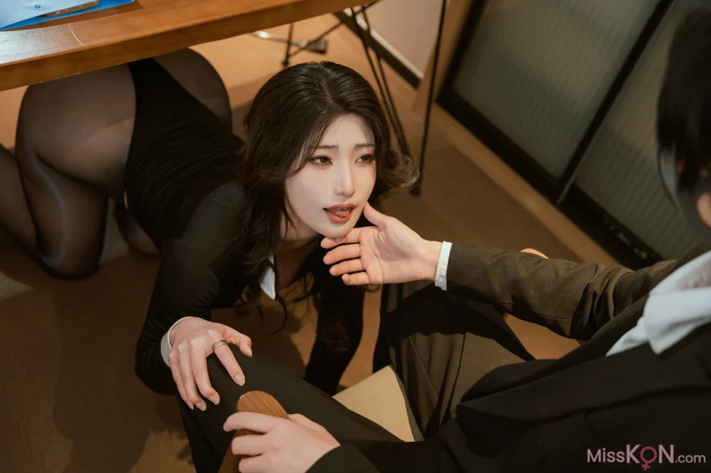 Coser@ Xinglan is Lanlan, called Lanmei: Spicy Female Secretary (92 photos) Coser@ Xinglan is Lanlan, called Lanmei: Spicy Female Secretary (92 photos)